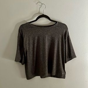 NWOT GapFit Cropped Short Sleeve Loose Fitting Tee